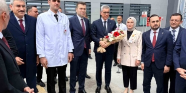 saglik-bakani-memisoglu-turkiye-cumhurbaskanimizin-liderliginde-saglikta-son-25-yilda-buyuk-gelisim-gosterdi-5uTR1qVw.jpg