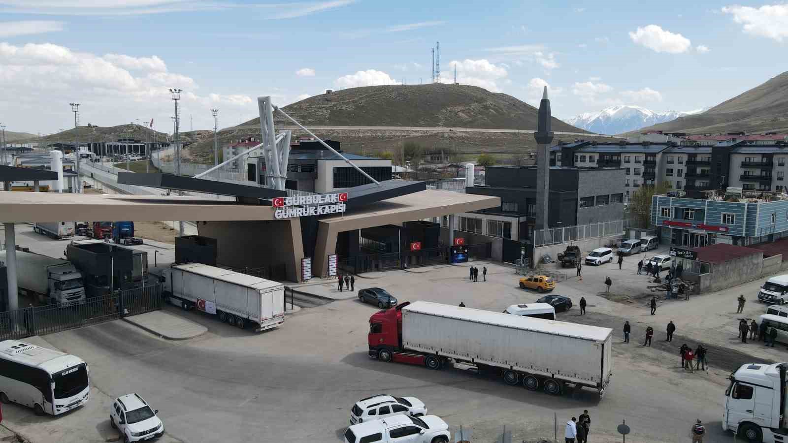 Sağlık Bakanlığı’ndan İran’a ikinci etap insani yardım amaçlı tıbbi malzeme gönderildi 6 saglik bakanligindan irana ikinci etap insani yardim amacli tibbi malzeme gonderildi 2 Wwh22ttM