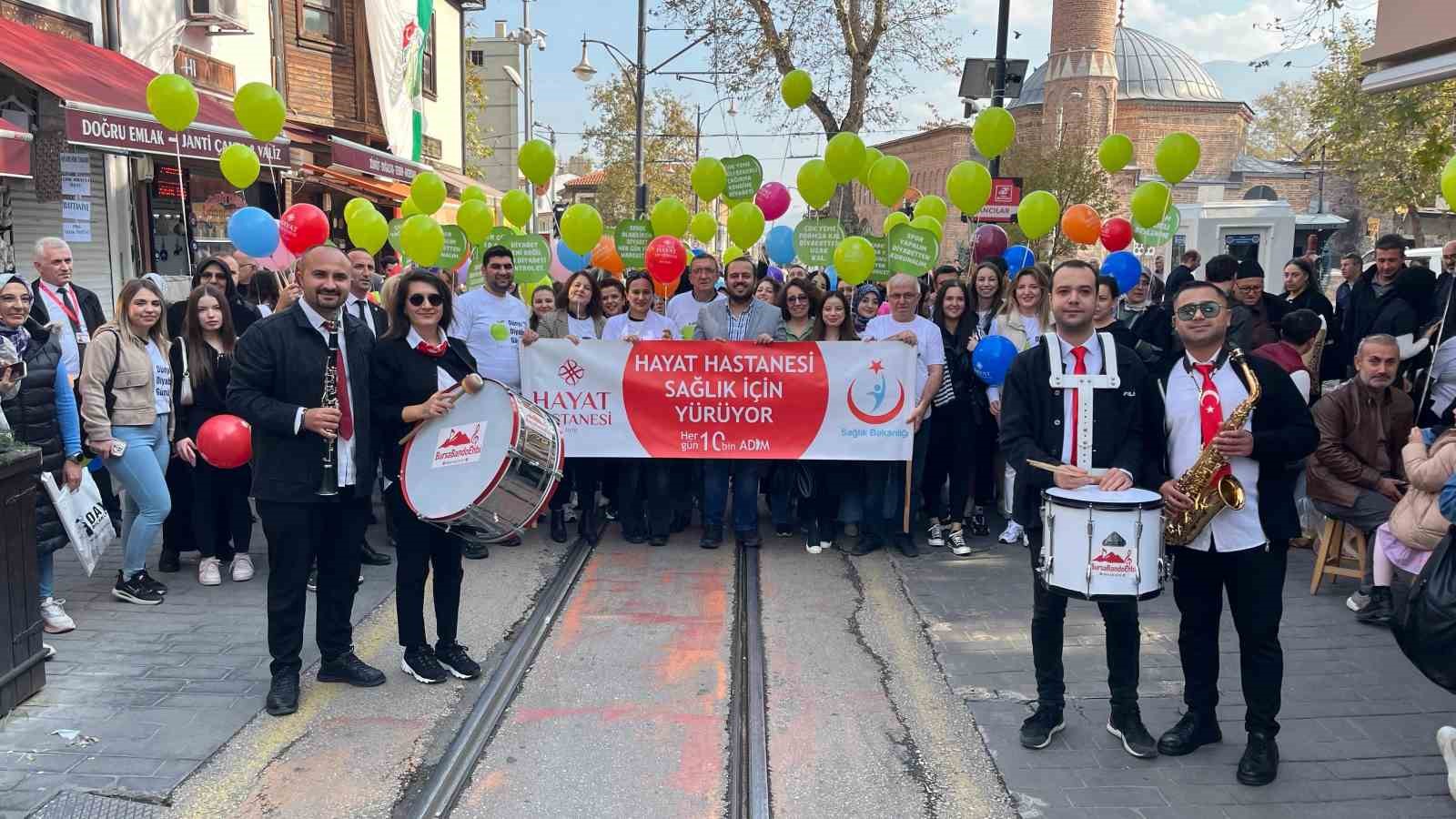 saglik calisanlari diyabete dikkat cekmek icin yurudu 0 rTwbeU9D