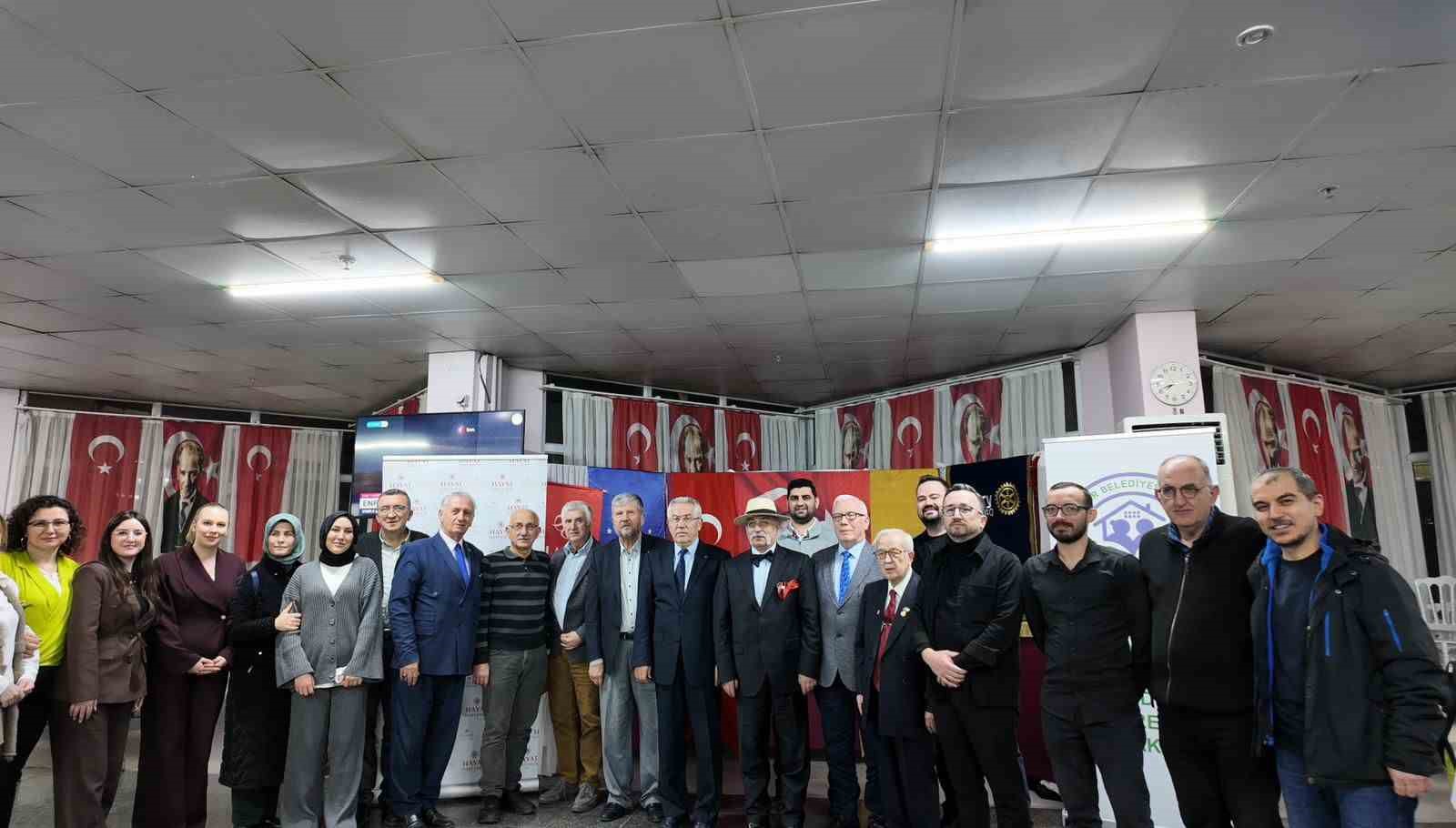 saglik calisanlari huzur evi sakinleriyle iftarda 0 XwwJhvRZ
