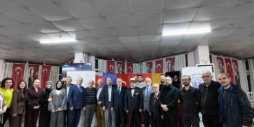 saglik-calisanlari-huzur-evi-sakinleriyle-iftarda-cUchjMRB.jpg