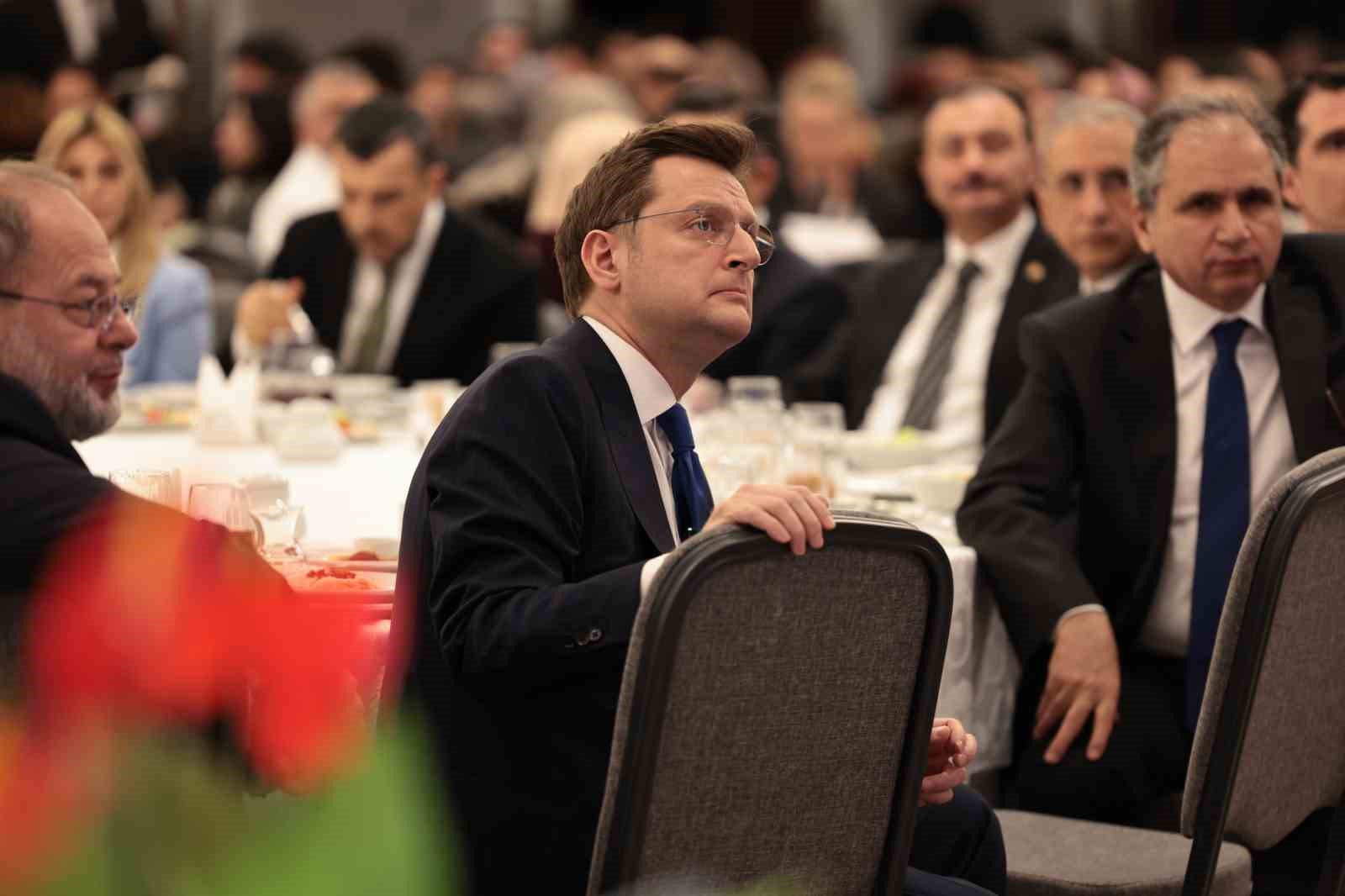saglik calisanlari iftar sofrasinda bulustu 2 g7VuyrOp