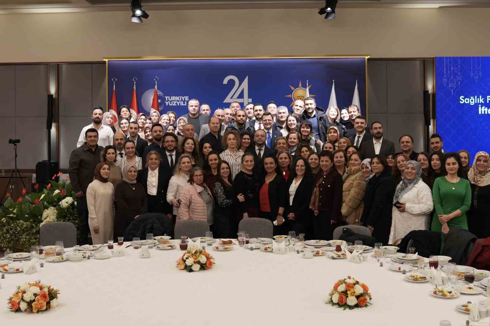 saglik calisanlari iftar sofrasinda bulustu 4 wNQIITeK