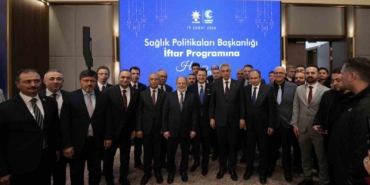 saglik-calisanlari-iftar-sofrasinda-bulustu-xy7gjGxC.jpg