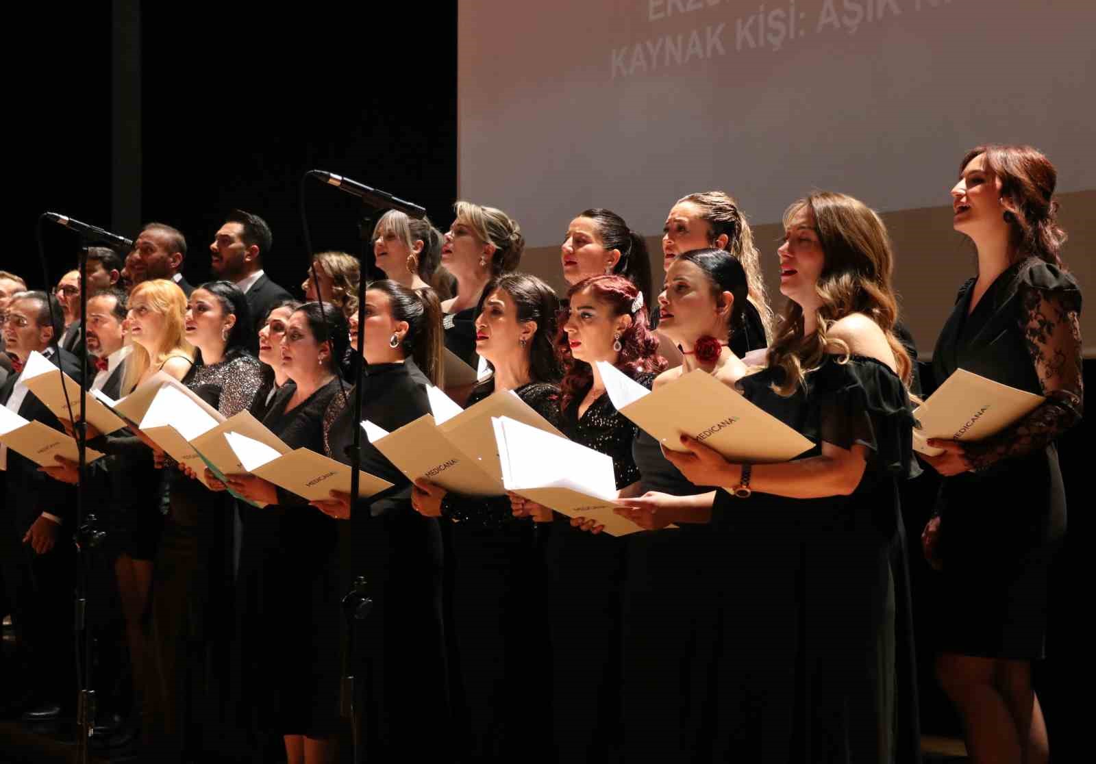 saglik calisanlari koro olusturdu turk halk muzikleri seslendirildi 4