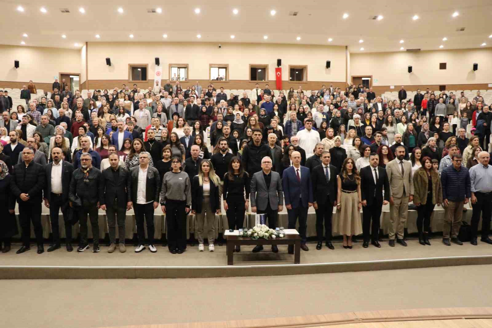 saglik calisanlari koro olusturdu turk halk muzikleri seslendirildi 9 UVvHUCUy