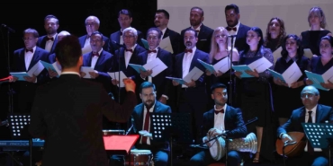 saglik-calisanlari-koro-olusturdu-turk-halk-muzikleri-seslendirildi-wzk16bsf.jpg