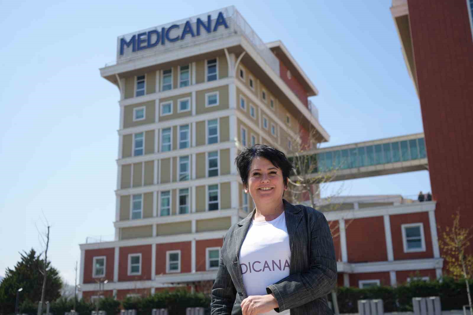 Sağlık çalışanları kortta buluştu: Hareketli yaşam için raketler konuştu 10 saglik calisanlari kortta bulustu hareketli yasam icin raketler konustu 6