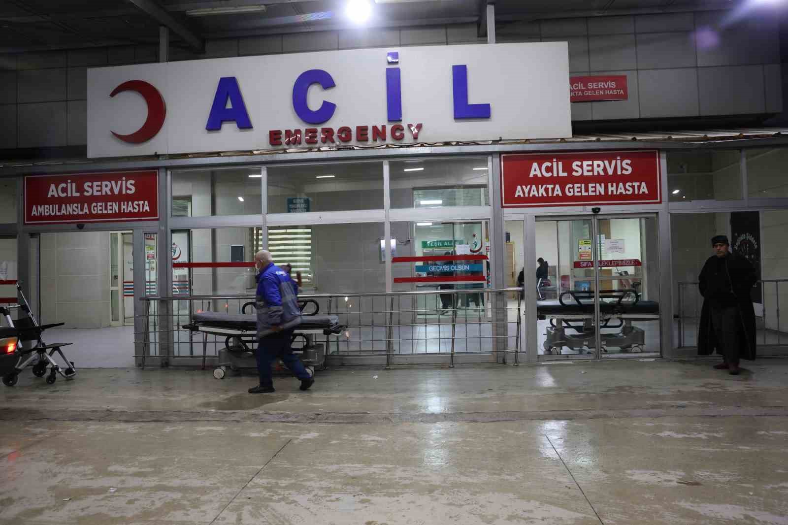 saglik calisanlari yeni yila sifa dagitarak giriyor 2 2faJibRQ
