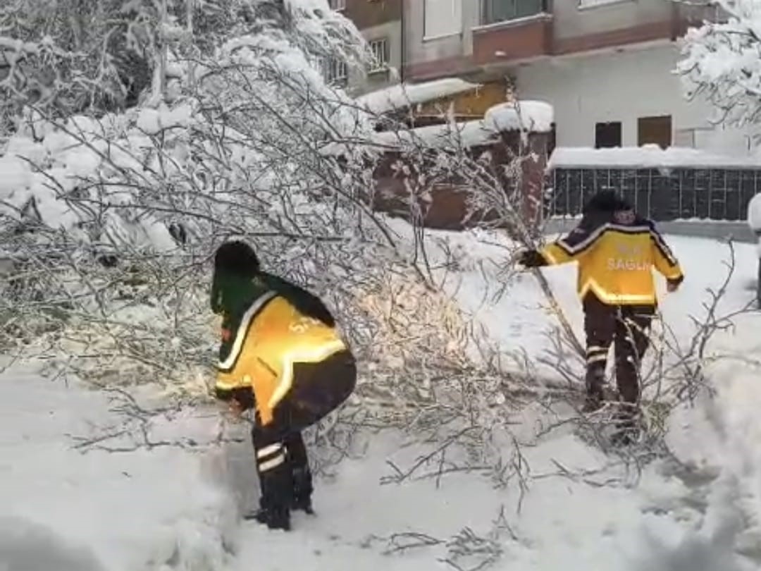 saglik ekipleri 72 saat icerisinde karda mahsur kalan 265 hastaya ulasti 3 w8DPIM4V