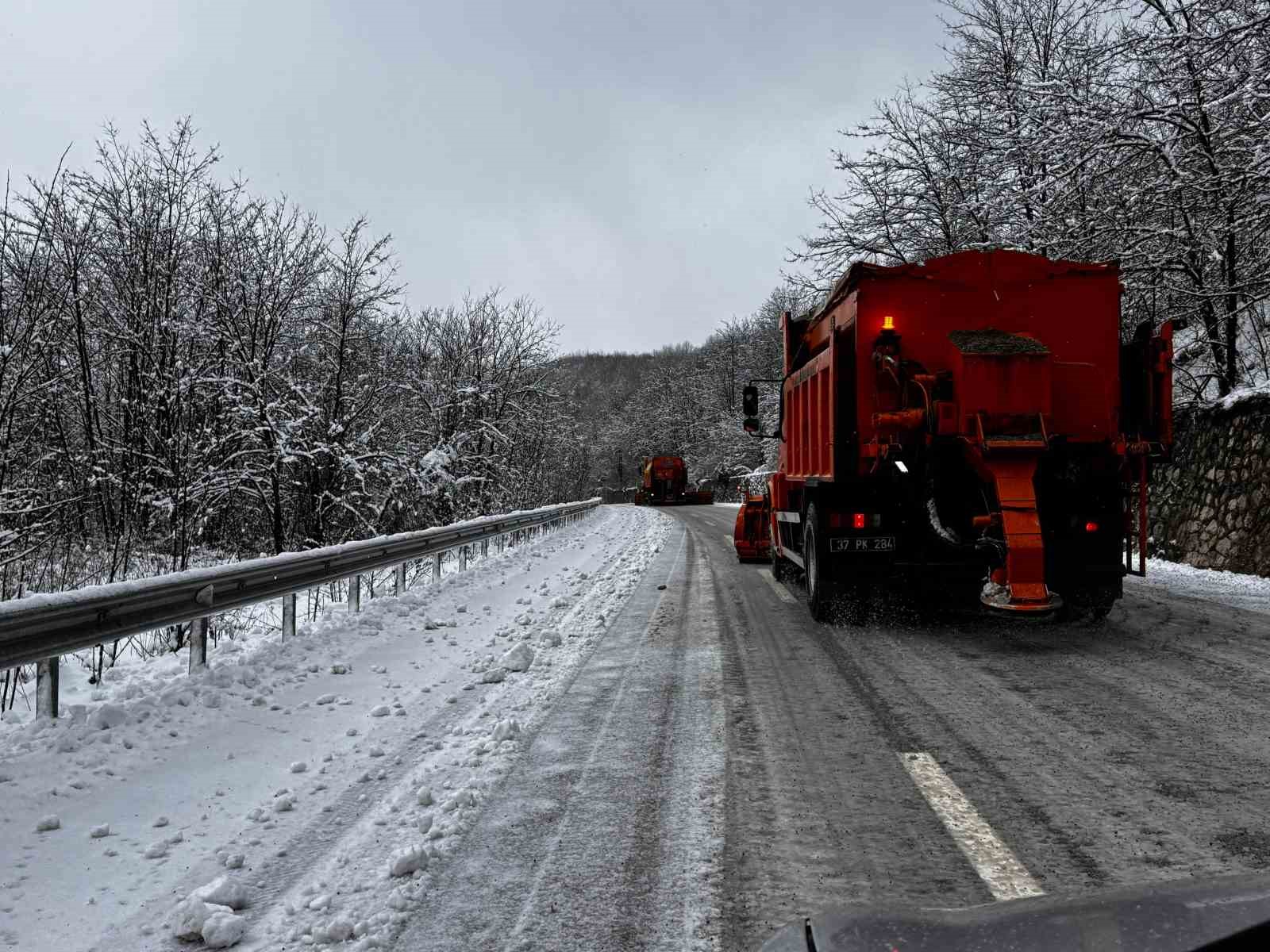saglik ekipleri 72 saat icerisinde karda mahsur kalan 265 hastaya ulasti 4