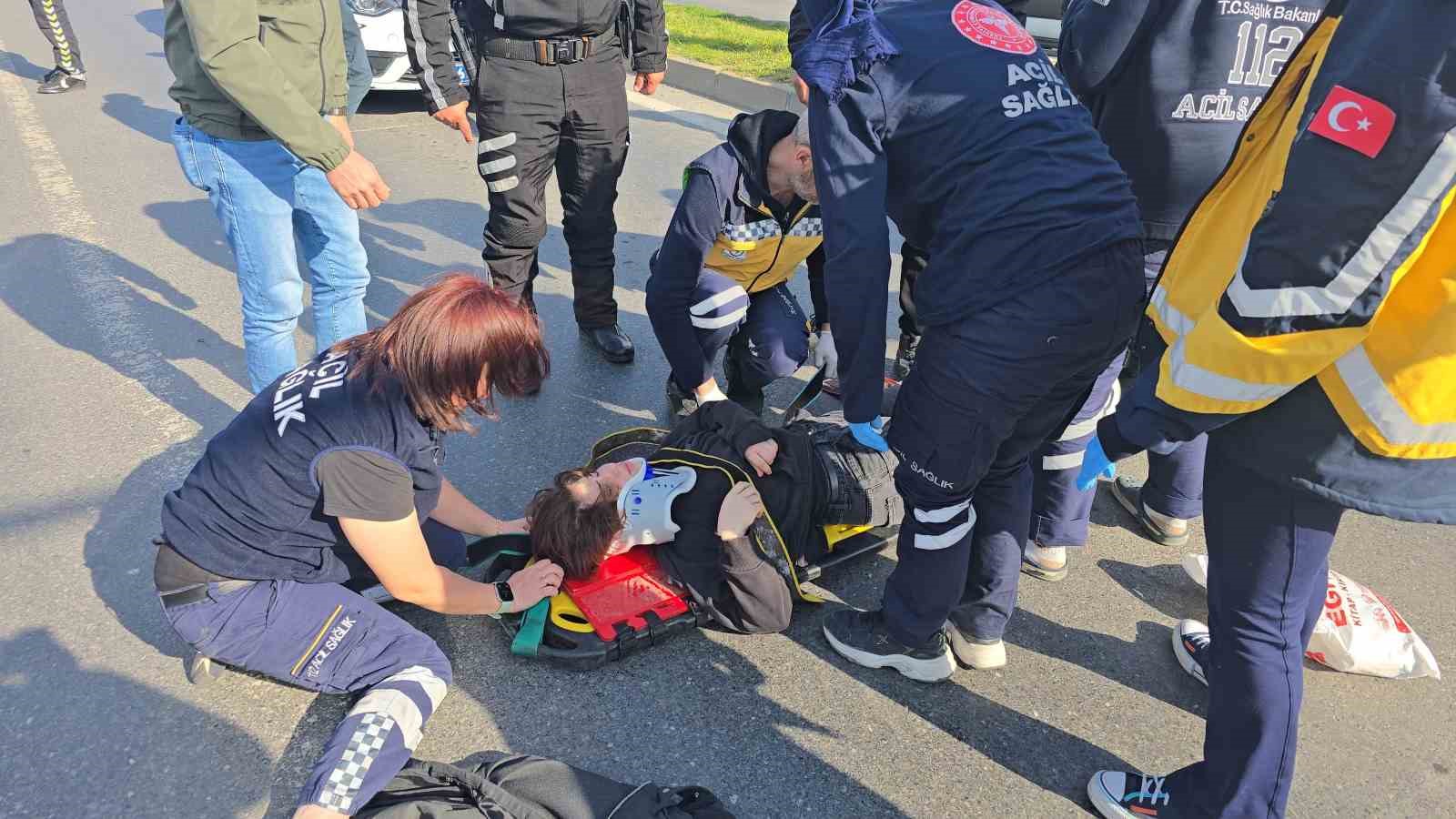 saglik personelinin kullandigi arac ogrenciye carpti 1 yarali 0 rpHB1OET