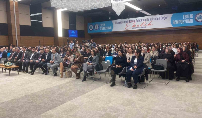 saglik-sen-genel-baskani-dogan-ebelik-anneden-kizina-gecen-bir-emanet-olarak-baslamistir-tFjWkys4.jpg