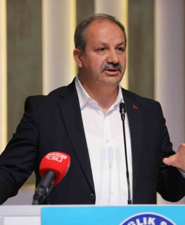 saglik-sen-hukuk-birimi-ile-uyelerinin-sorunlarini-yargiya-tasiyor-OvEN4MdW.jpg