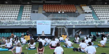 saglikli-yaslanma-icin-yoga-yaptilar-YfDSZHjB.jpg