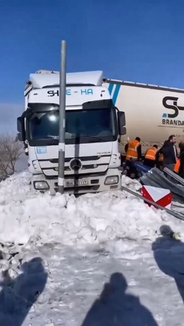 sahara gecidinde buzlanma kazaya neden oldu 1 QjOEP277