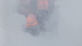 sahara-gecidinde-kara-yollari-ekibinin-uzerine-cig-dustu-E5qZVewM.jpg