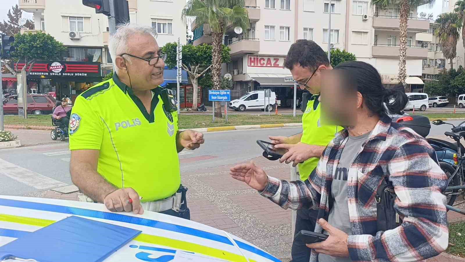 Sahibinin vefatı üzerinden 1 ay geçtiği halde varisleri tarafından devir alınmayan araçlar bağlanıyor 9 sahibinin vefati uzerinden 1 ay gectigi halde varisleri tarafindan devir alinmayan araclar baglaniyor 5 NdyOA3LO