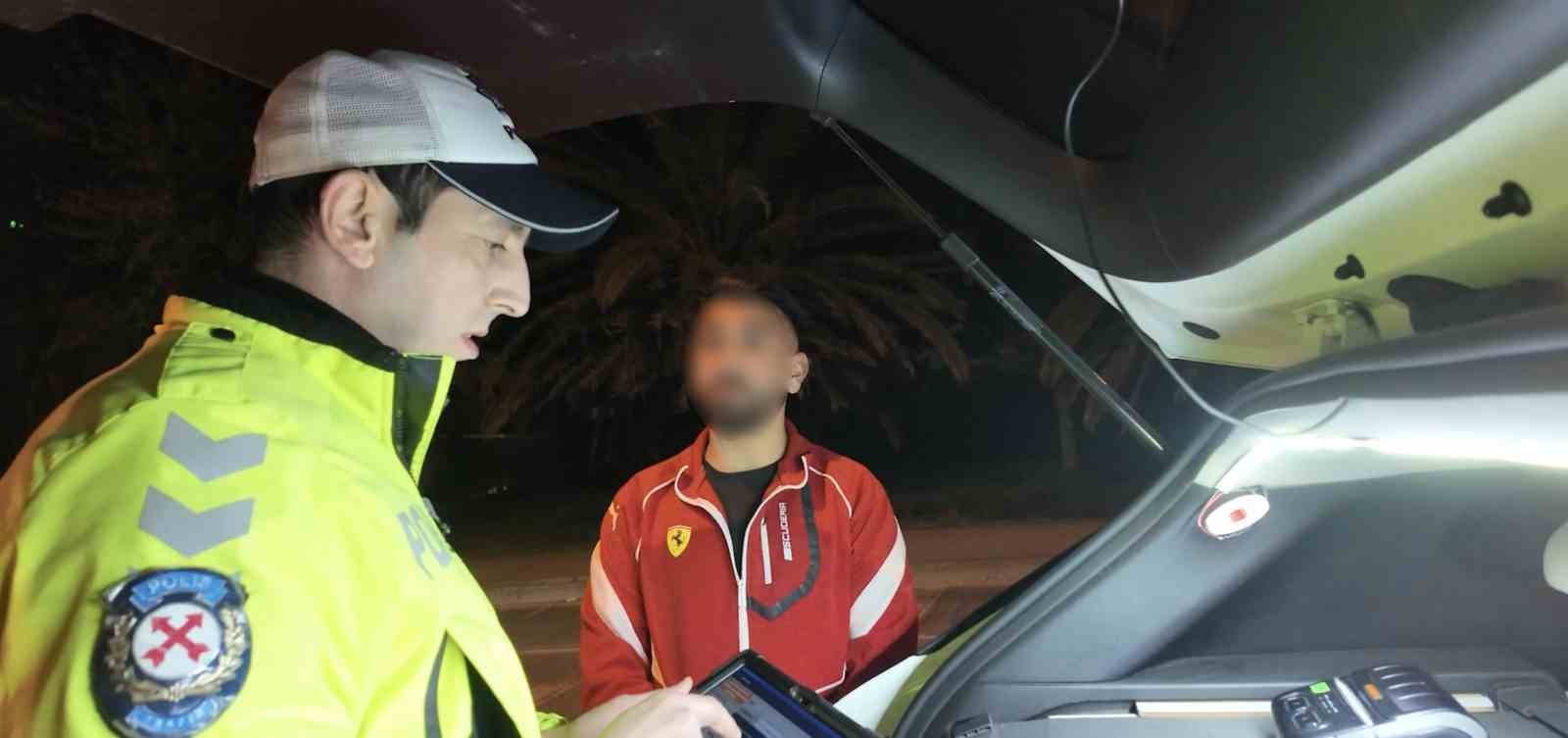 sahilde tehlikeli yolculuk pahaliya patladi polisle diyalogu dikkat cekti 0 ssg6m73v
