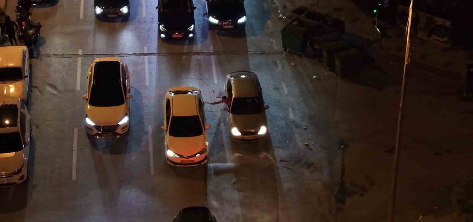 sahilde tehlikeli yolculuk pahaliya patladi polisle diyalogu dikkat cekti 1 zUzq6EXe