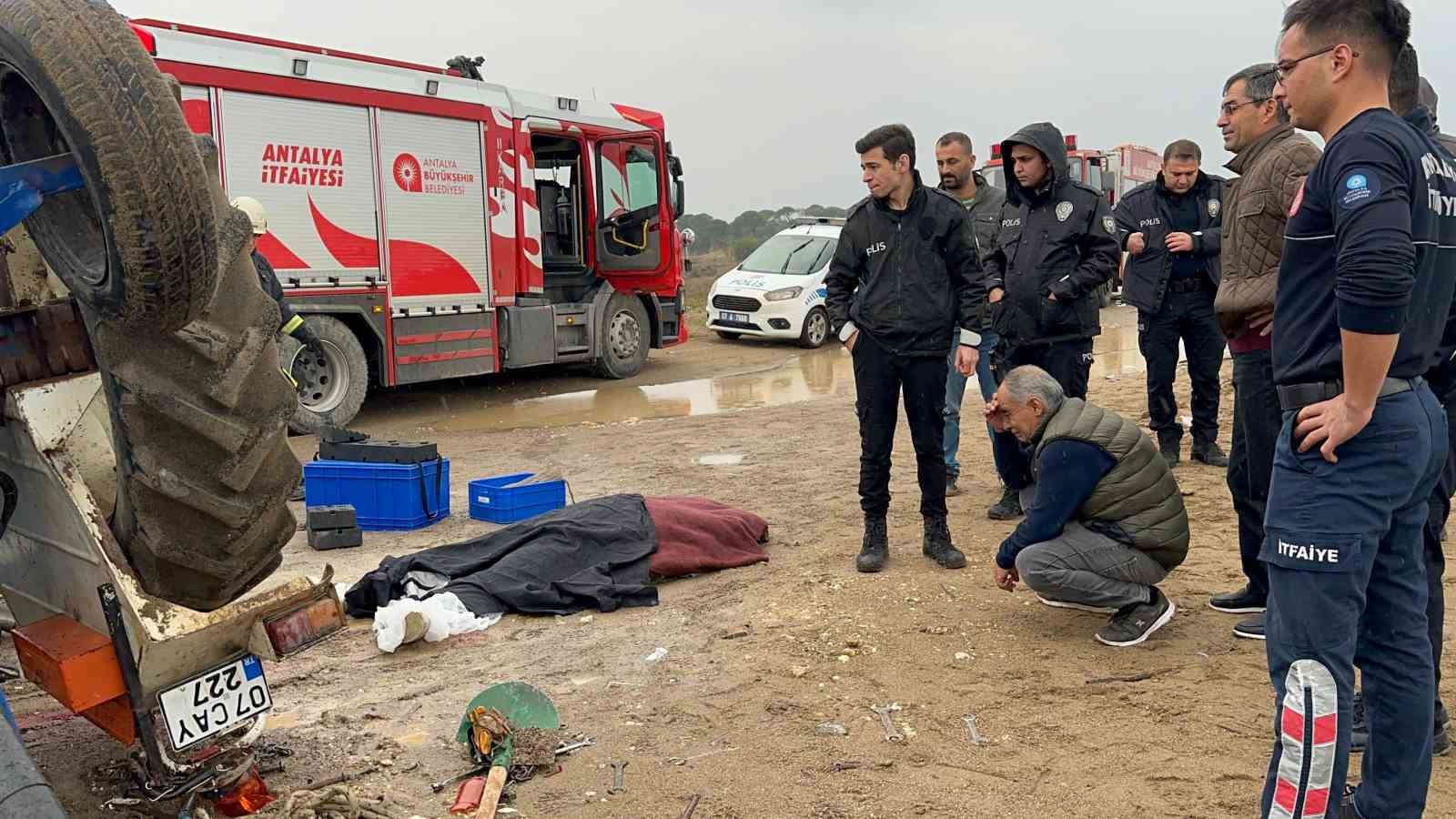 sahilde traktorun altinda kalan 2 gencten biri hayatini kaybetti 0 ZPMOkfcR