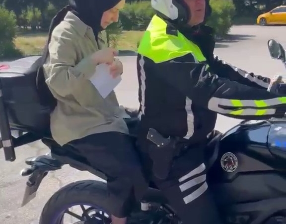 sahin-timleri-sinava-1-dakika-kala-genc-kizi-yetistirdi-HvIXnfYg.jpg
