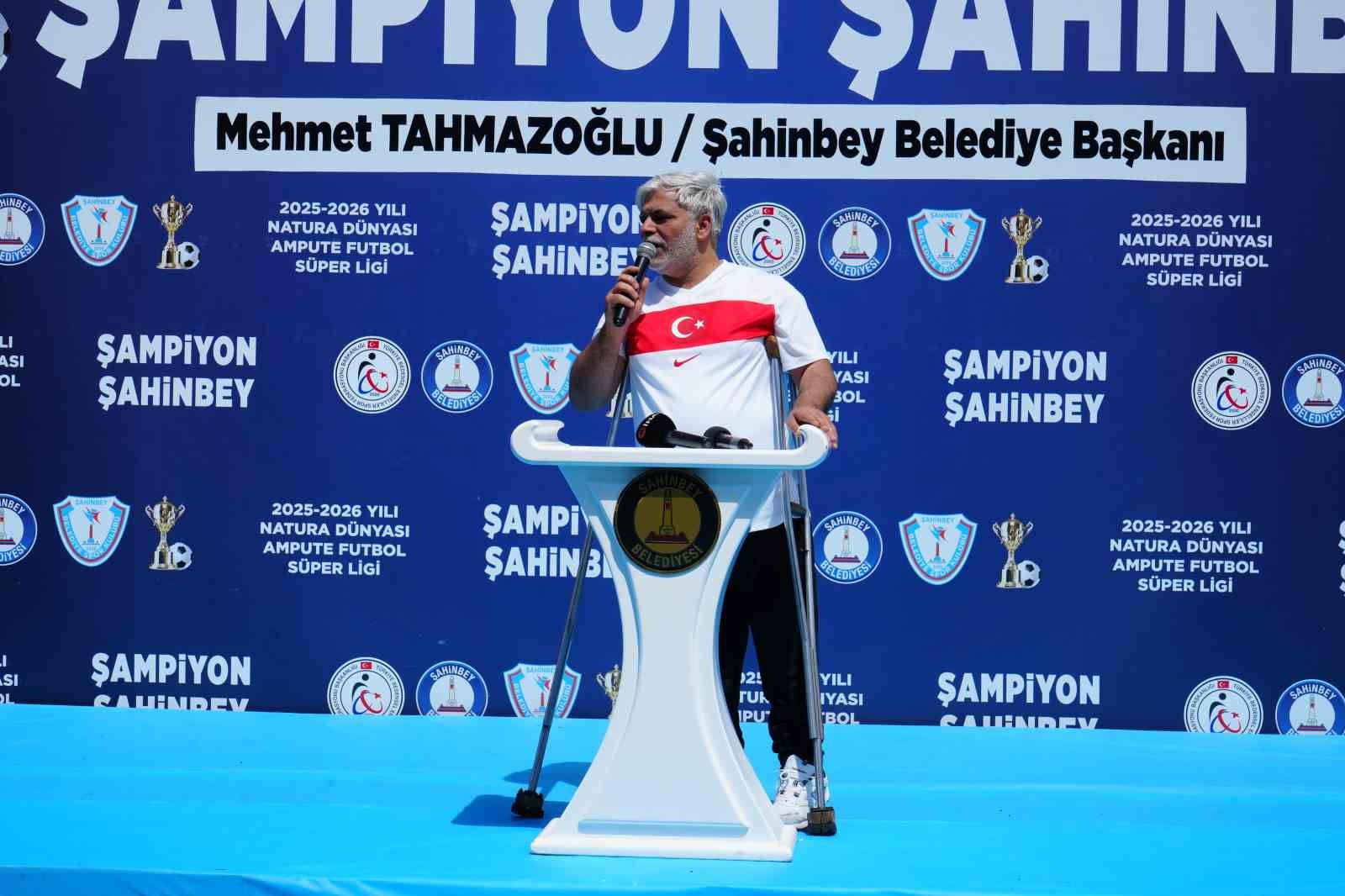 Şahinbey Ampute Futbol Takımı şampiyonluk kupasını kaldırdı 7 sahinbey ampute futbol takimi sampiyonluk kupasini kaldirdi 3