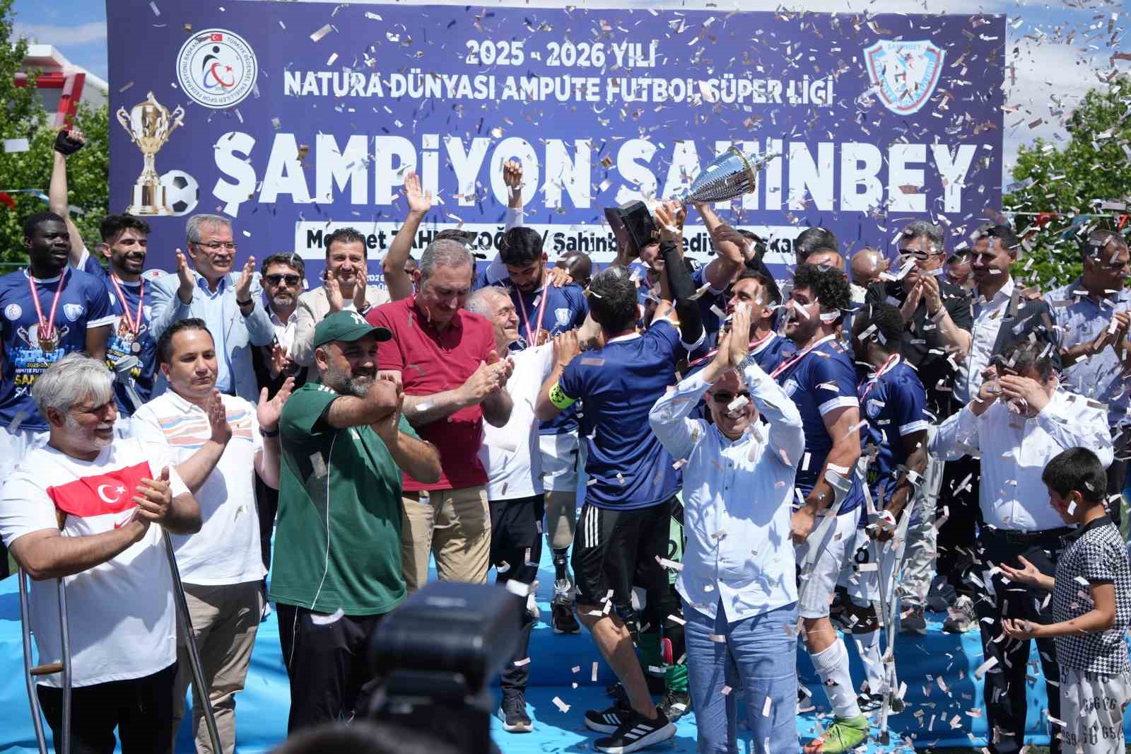 Şahinbey Ampute Futbol Takımı şampiyonluk kupasını kaldırdı 12 sahinbey ampute futbol takimi sampiyonluk kupasini kaldirdi 8 zlra4Ffs