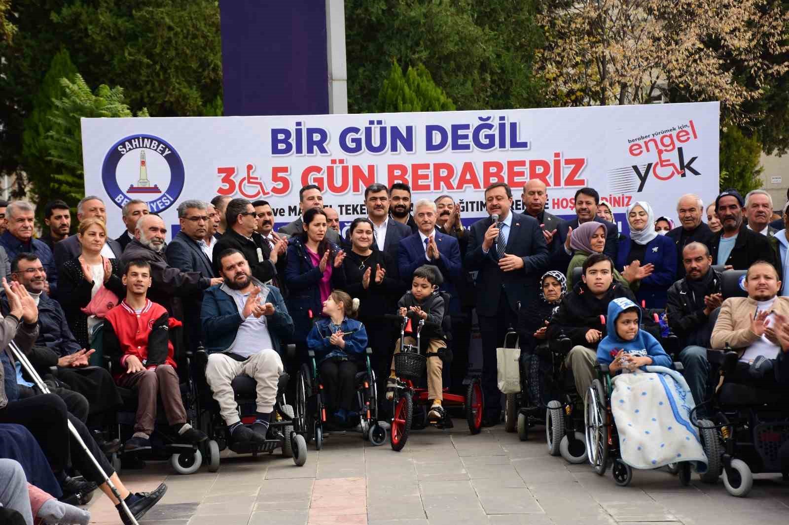 sahinbey belediyesinden 177 engelliye akulu ve manuel tekerlekli sandalye 0 VApeA72l
