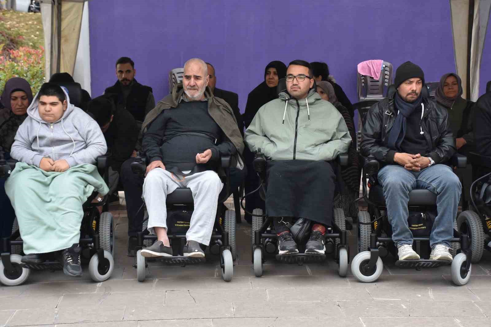sahinbey belediyesinden 177 engelliye akulu ve manuel tekerlekli sandalye 5 9antlcUu