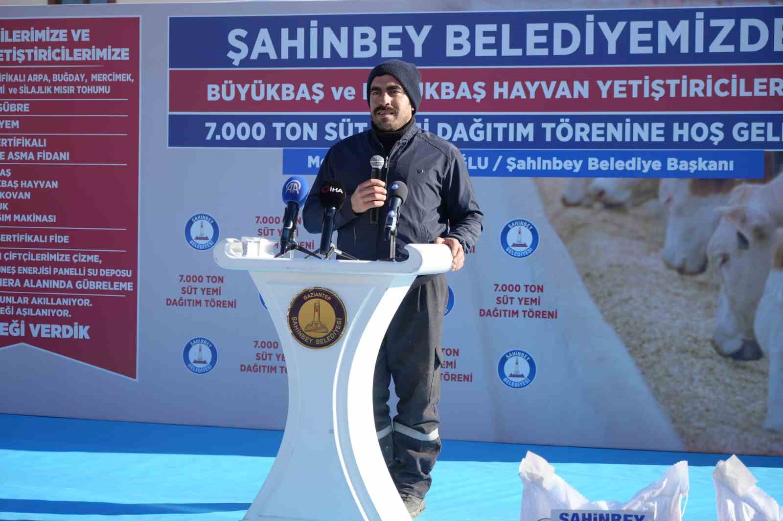 Şahinbey Belediyesinden hayvan yetiştiricilerine 7 bin ton yem desteği 5 sahinbey belediyesinden hayvan yetistiricilerine 7 bin ton yem destegi 1 ASeYtzPh