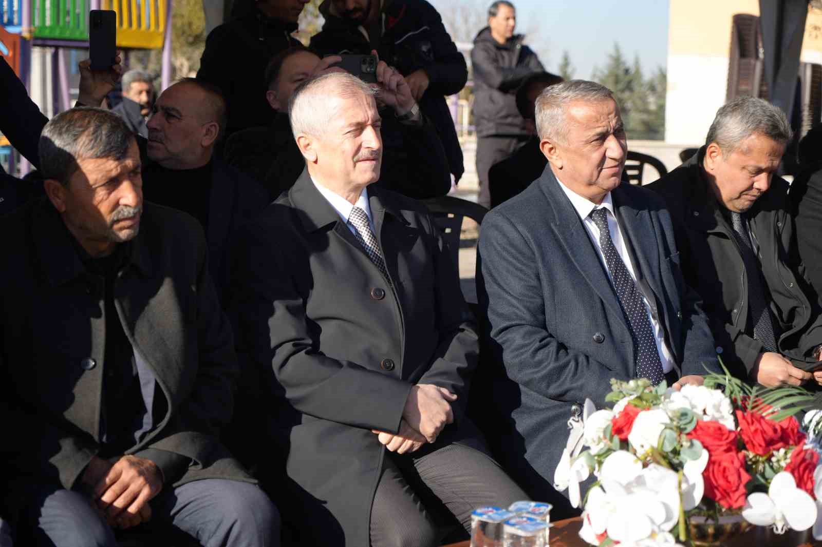 Şahinbey Belediyesinden hayvan yetiştiricilerine 7 bin ton yem desteği 6 sahinbey belediyesinden hayvan yetistiricilerine 7 bin ton yem destegi 2 CXEeH2tC