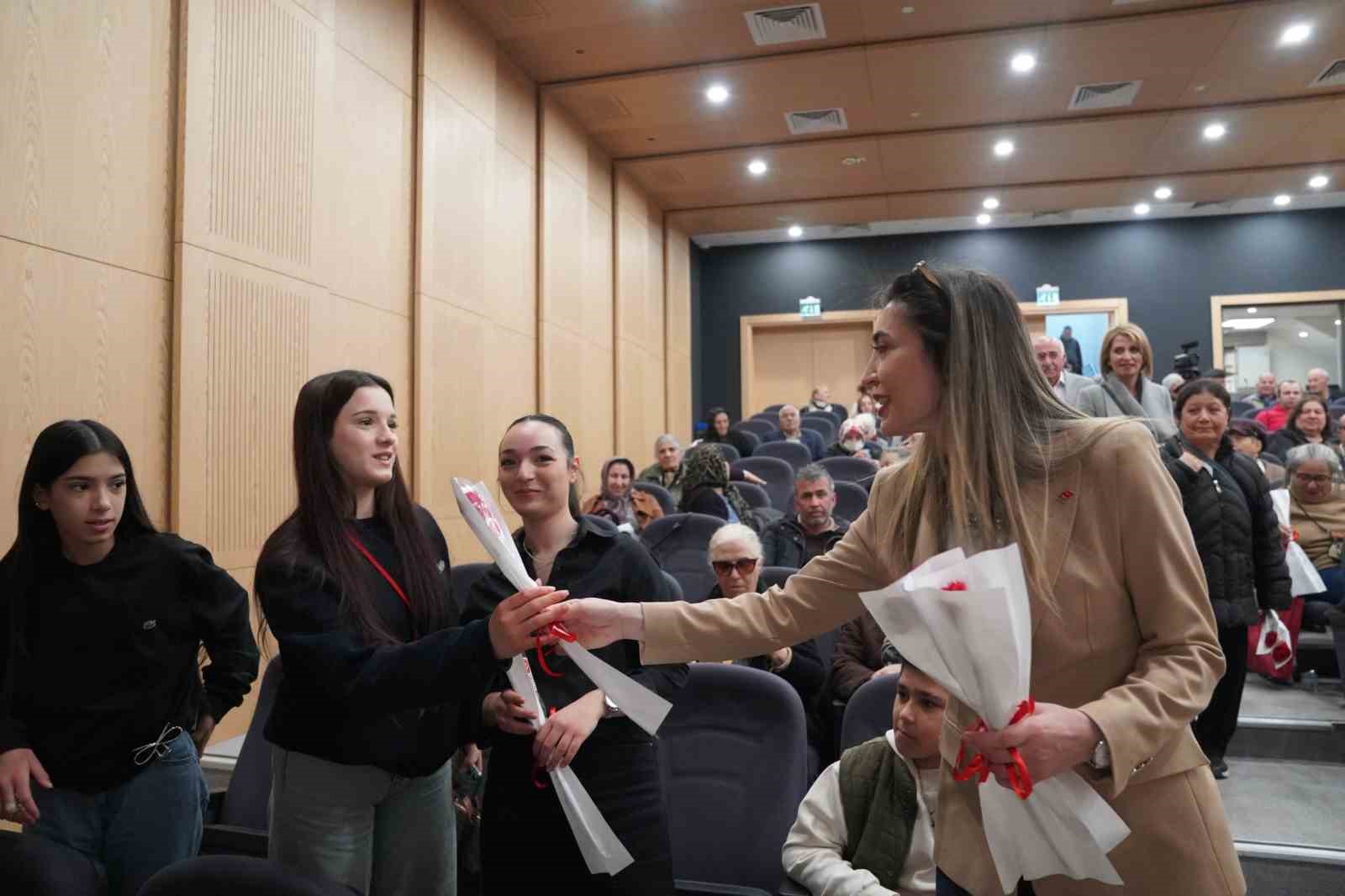 sahkulu sultan dergahinda 8 mart dunya kadinlar gunu bulusmasi 1 W45YuZXN