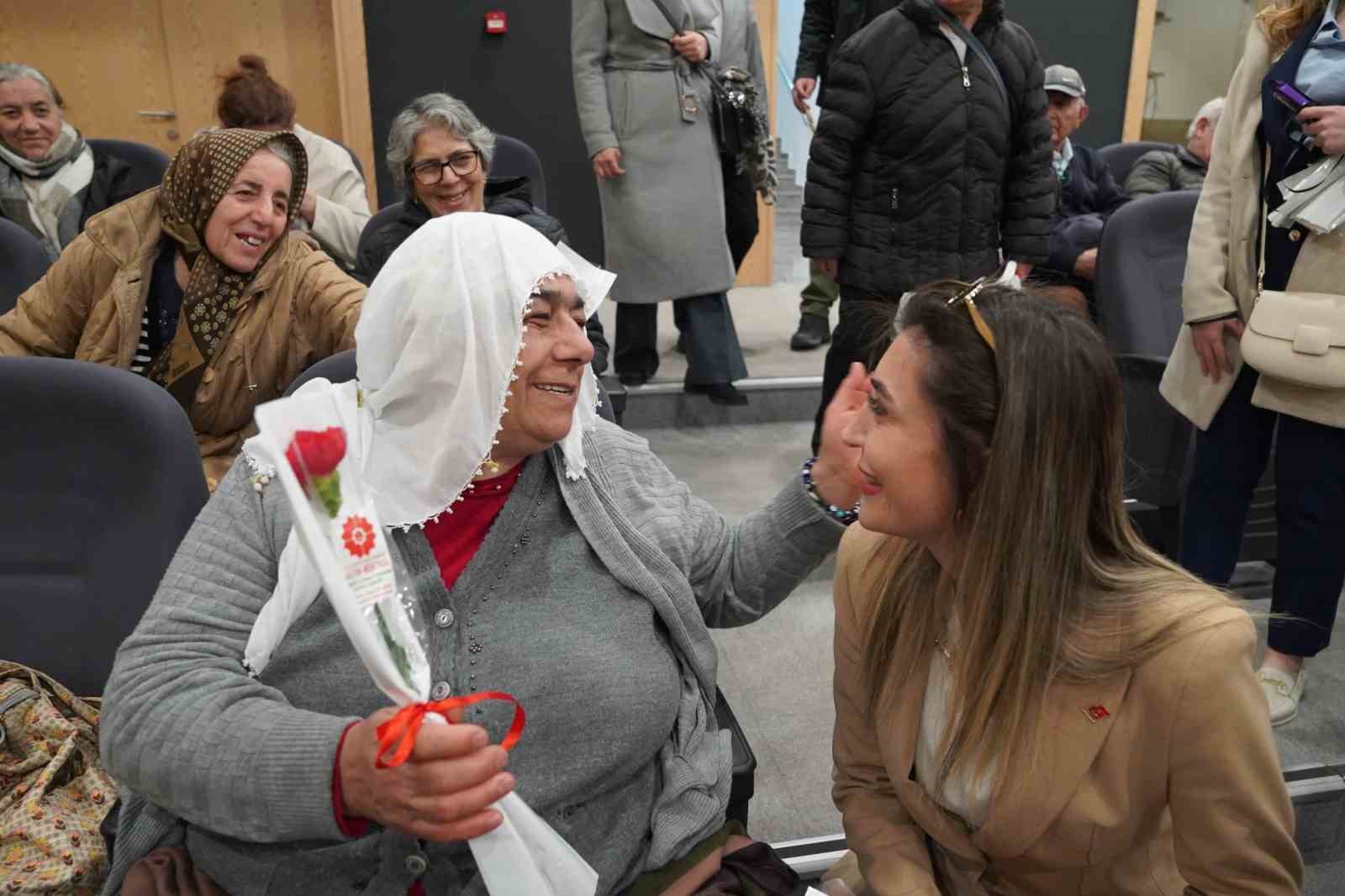 sahkulu sultan dergahinda 8 mart dunya kadinlar gunu bulusmasi 2 c7JnwLCT