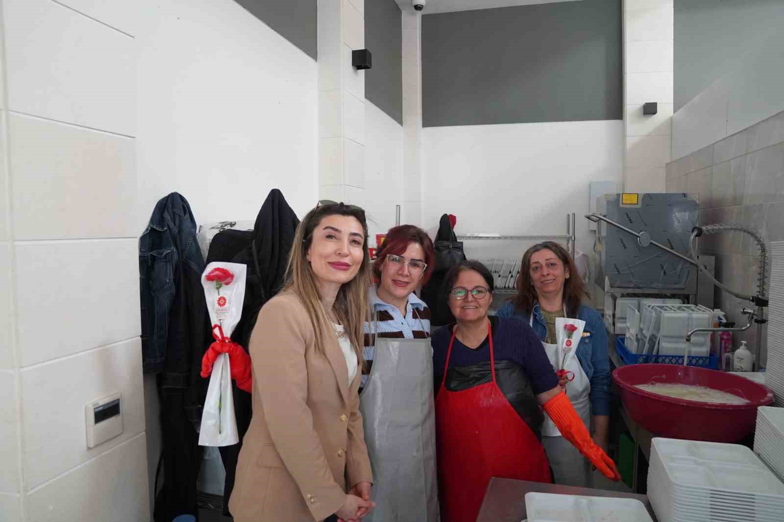 sahkulu sultan dergahinda 8 mart dunya kadinlar gunu bulusmasi 3 qQXsc75s