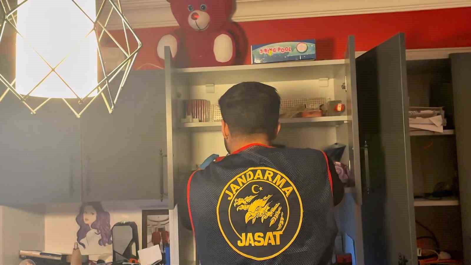 sahte alisveris sitesi kurup vatandaslari dolandiran sebekeye operasyon7 kisi tutuklandi 0 VWdZpAjC