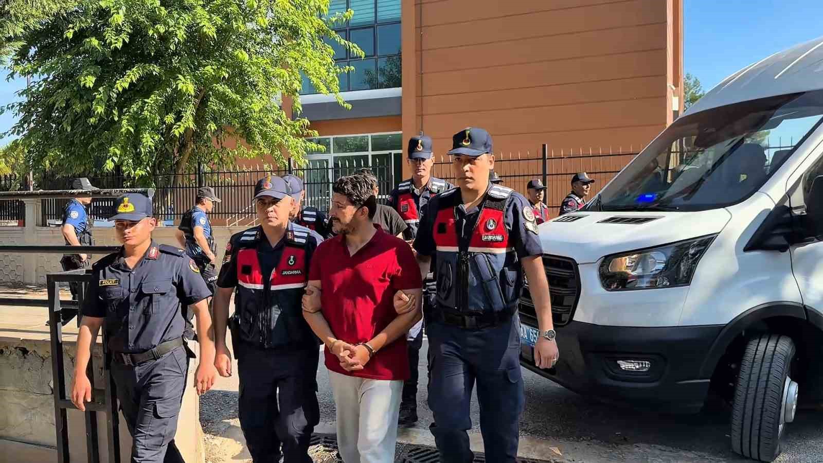 sahte alisveris sitesi kurup vatandaslari dolandiran sebekeye operasyon7 kisi tutuklandi 5 aOCbr64A