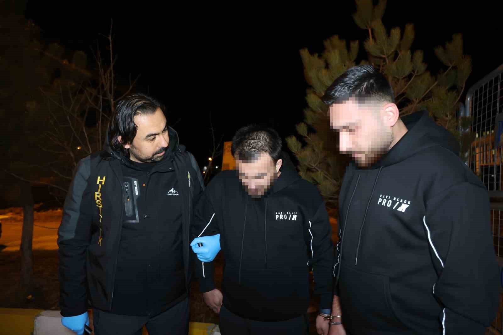 sahte altin ile 15 kisiyi dolandirmislar 2 gozalti 3 26INen1E