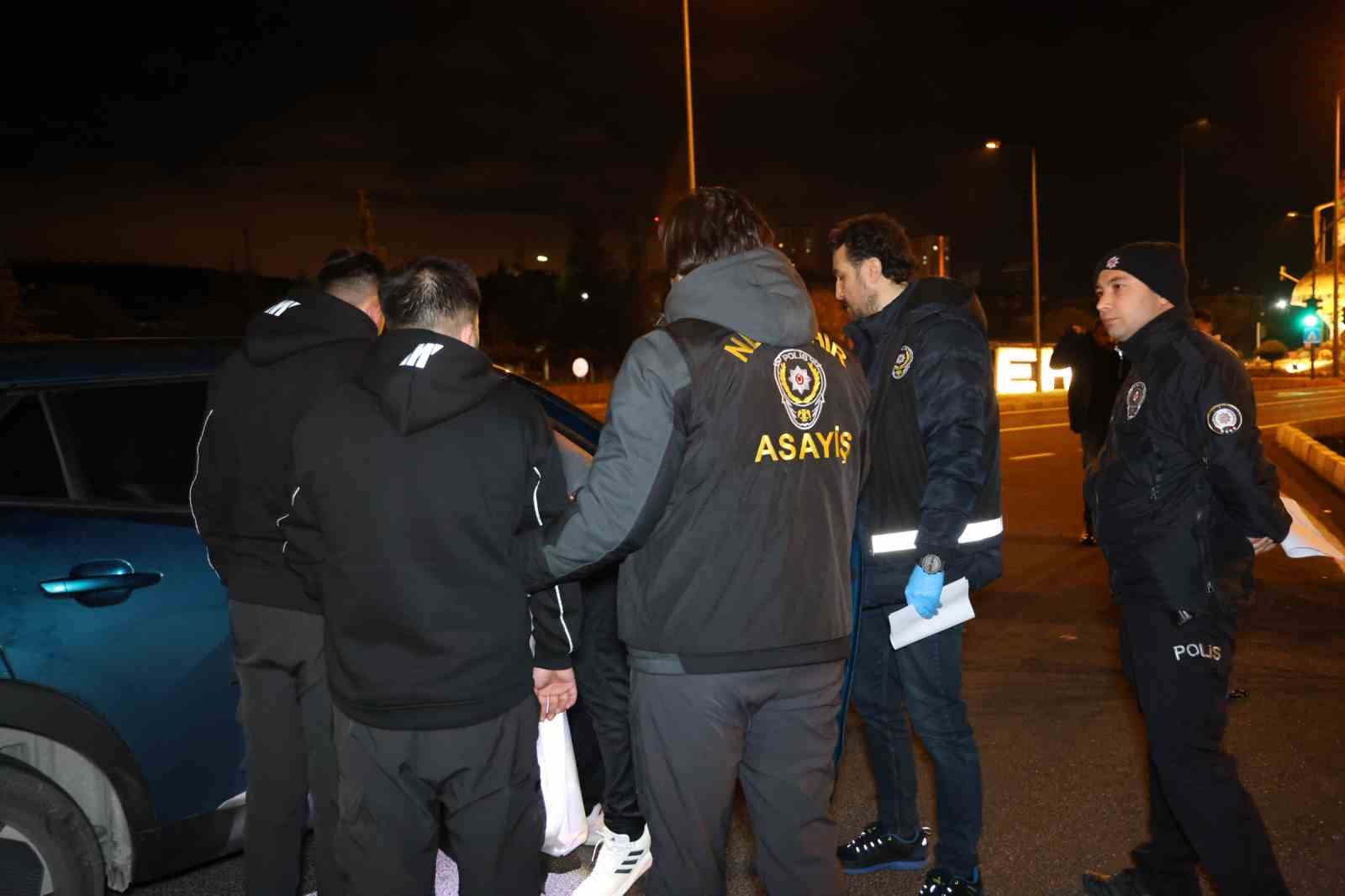 sahte altin ile 15 kisiyi dolandirmislar 2 gozalti 6 dOSyZ5mC