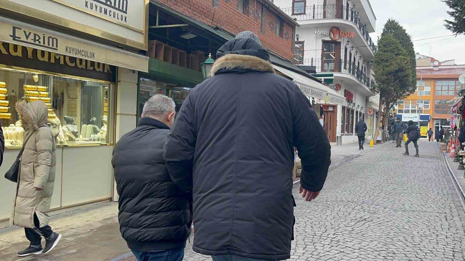 sahte altini bozdurmaya calisirken yakayi ele verdi 3