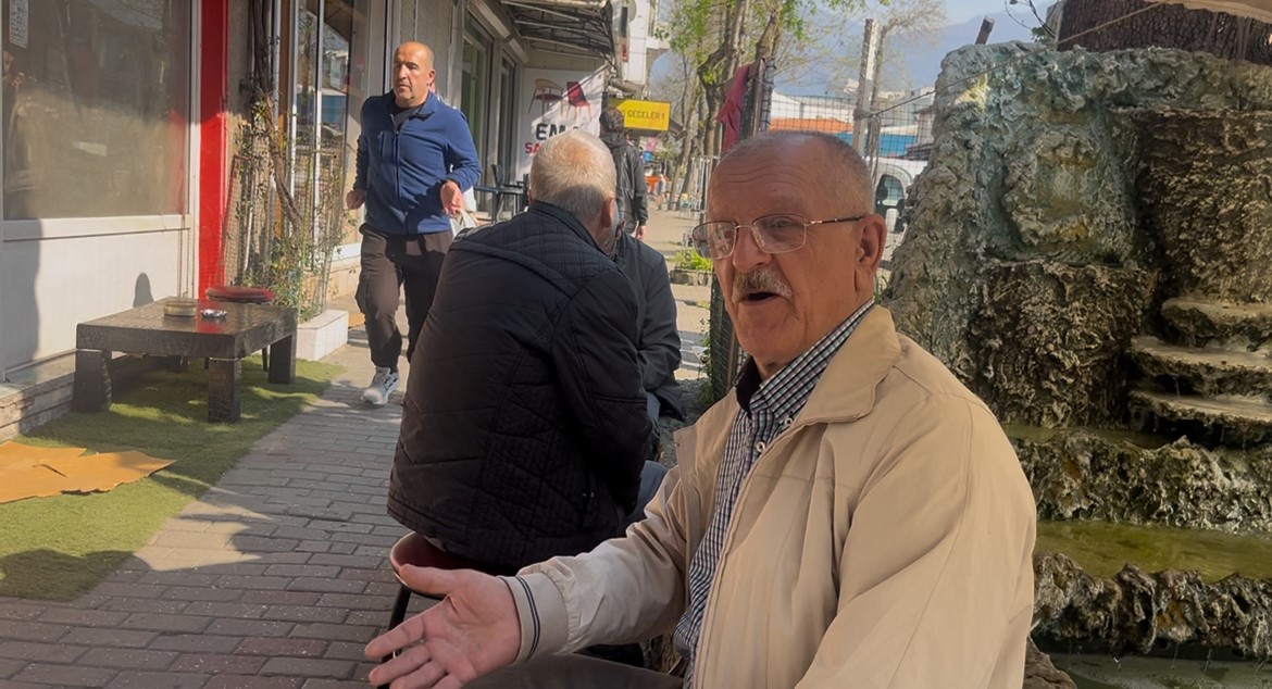Sahte dişçi mahalleliyi şok etti: "Memnunduk ama doktor değilmiş" 4 sahte disci mahalleliyi sok etti memnunduk ama doktor degilmis 0 XiIBeHGE