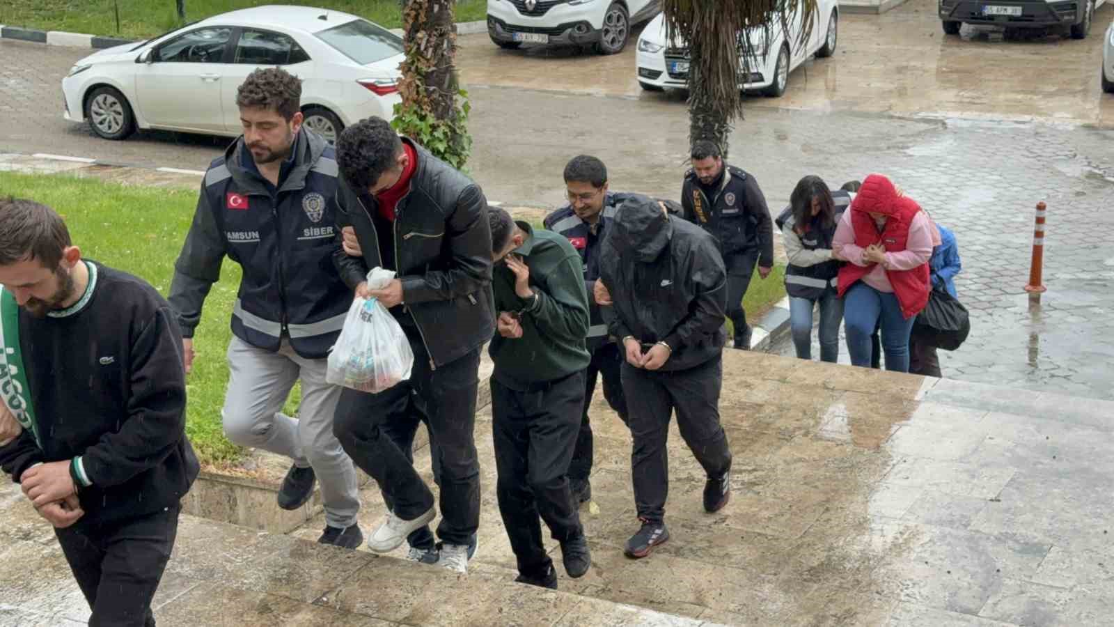 sahte e devlet siteleriyle 15 milyarlik vurgun yapan 7 kisi adliyeye sevk edildi 1 LHsnPU1A