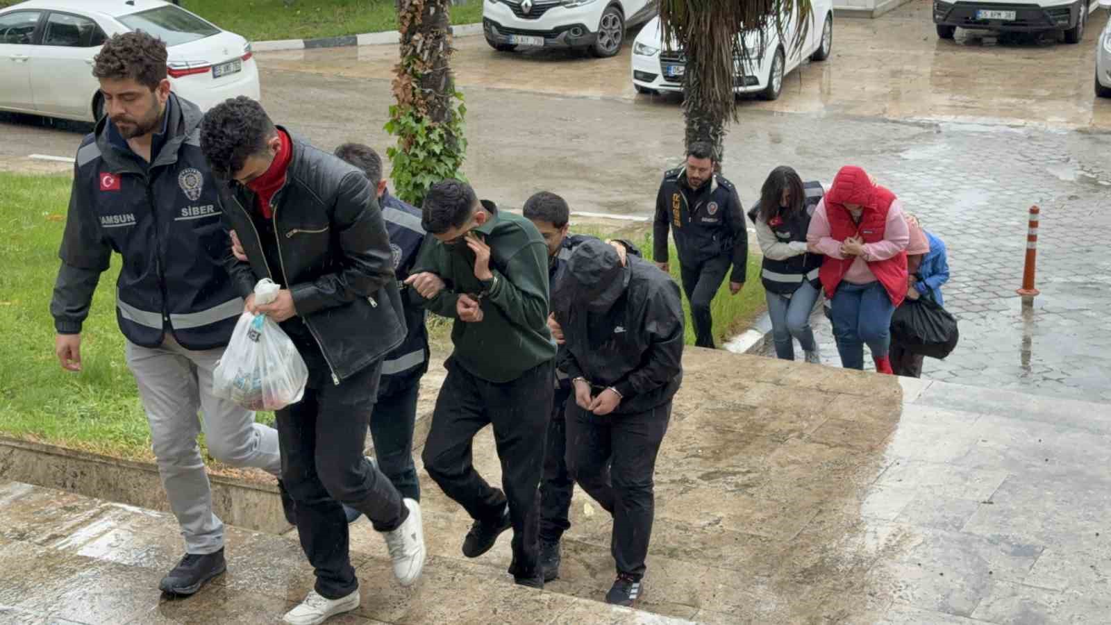 sahte e devlet siteleriyle 15 milyarlik vurgun yapan 7 kisi adliyeye sevk edildi 2 cJL8tWHZ