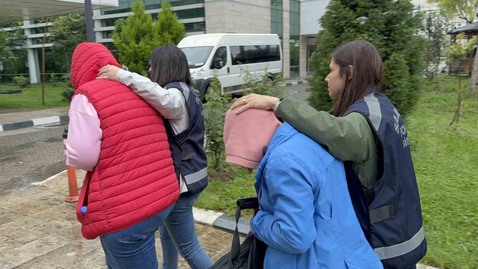 sahte e devlet siteleriyle 15 milyarlik vurgun yapan 7 kisi adliyeye sevk edildi 4 KAH61Zkh