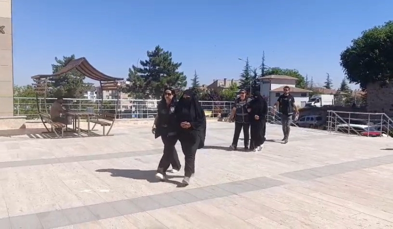 sahte-gelin-dugun-hazirligini-vurguna-cevirdi-Orjt36q4.jpg