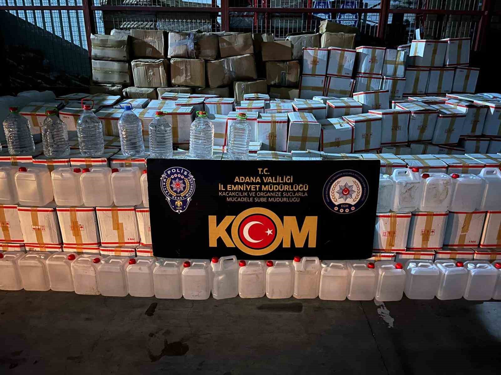 Sahte içkinin piyasaya sürüldüğü depoya baskın: 21 bin litre sahte içki ele geçirildi 4 sahte ickinin piyasaya suruldugu depoya baskin 21 bin litre sahte icki ele gecirildi 0 qsEKwYIA
