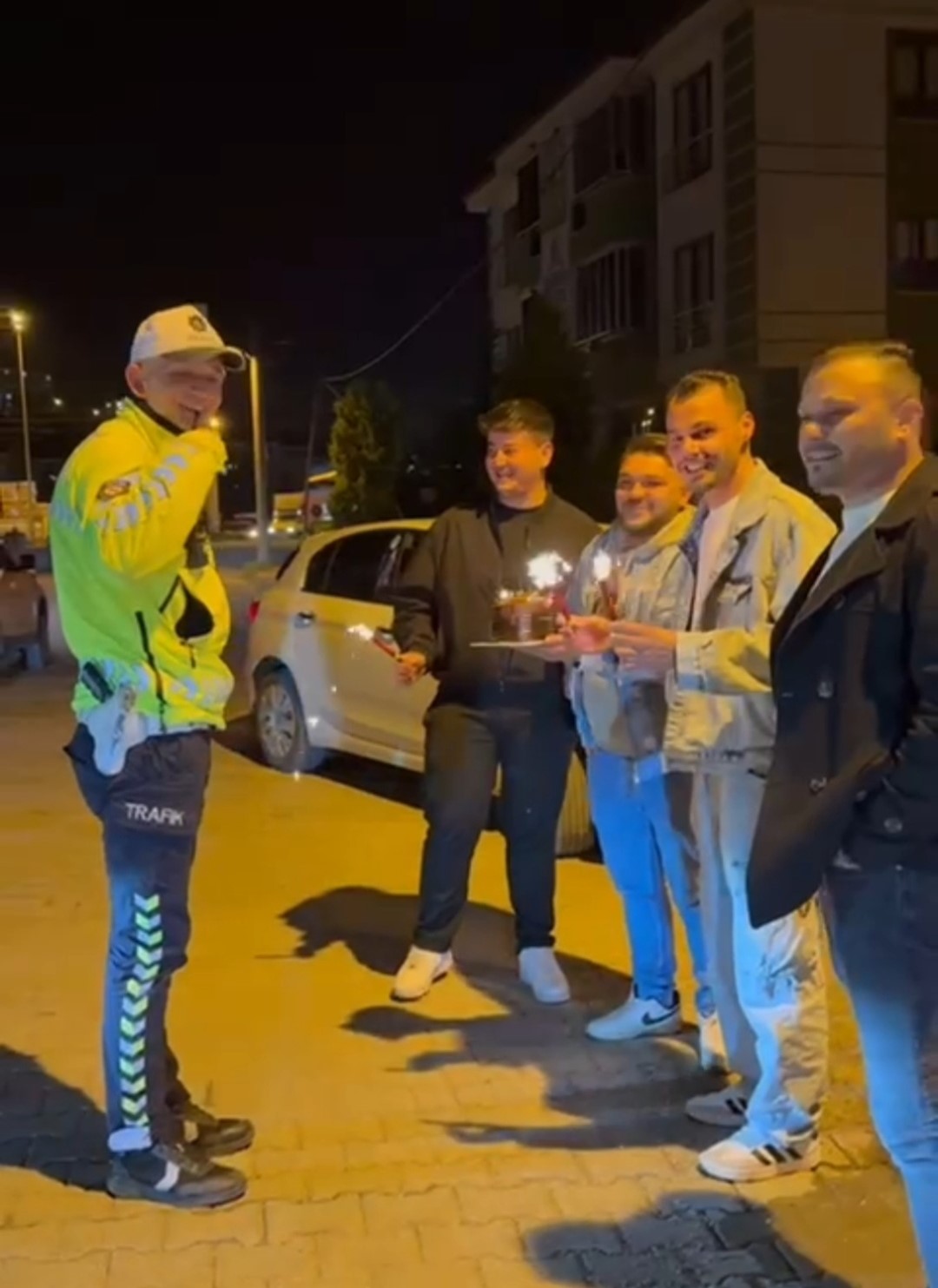 sahte ihbarla polis haftasini kutladilar 1 sbaIhRF1