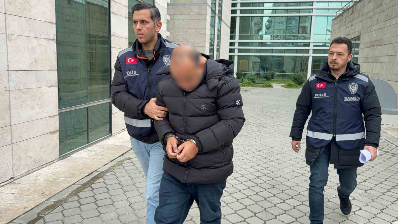 Sahte kimlikle başkasının arsasını 10 milyon TL’ye sattı 7 sahte kimlikle baskasinin arsasini 10 milyon tlye satti 3 nuA2zEsC