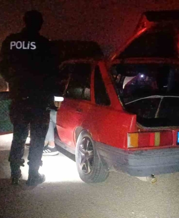 sahte-plakali-otomobil-pts-kamerasina-takildi-on-uyusturucu-testi-pozitif-cikan-ehliyetsiz-surucuye-ceza-CSC563wx.jpg