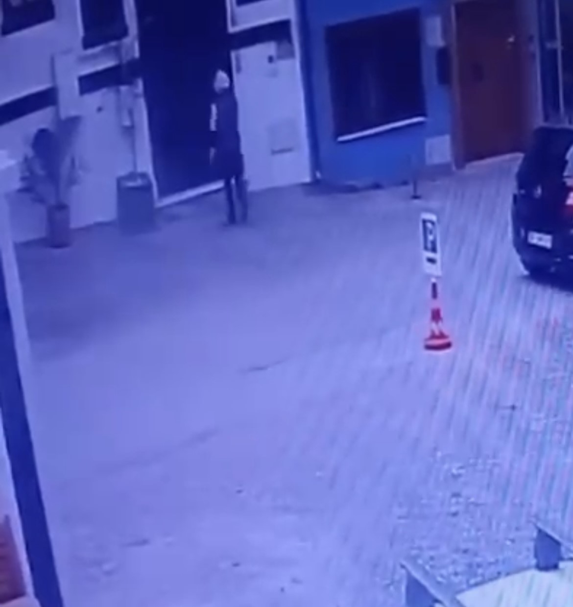 sahte savci ve polis sebekesi yasli ciftin 2 milyonluk ziynet esyalarini caldi 5